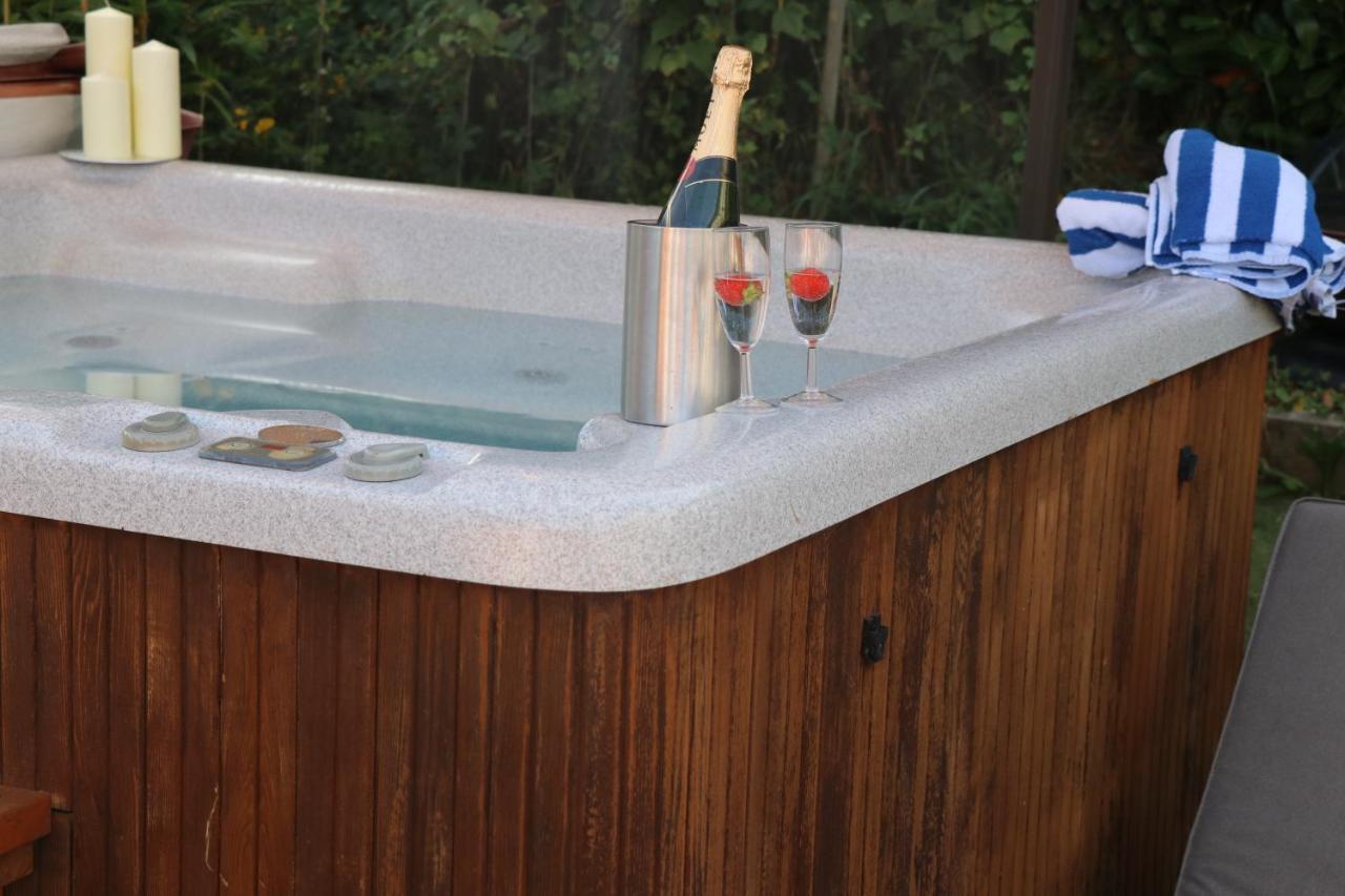 Palm 1 Park Home With Hot Tub Swanage Esterno foto