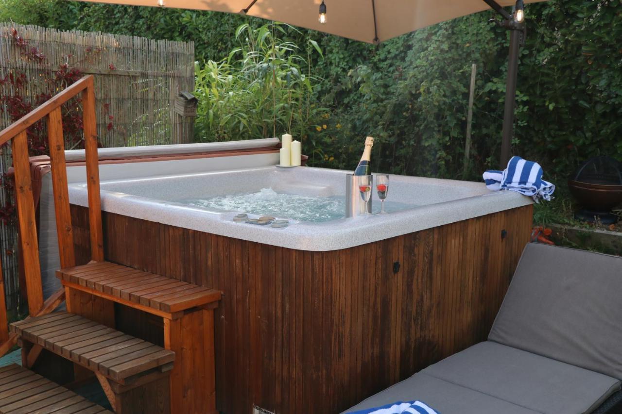 Palm 1 Park Home With Hot Tub Swanage Esterno foto