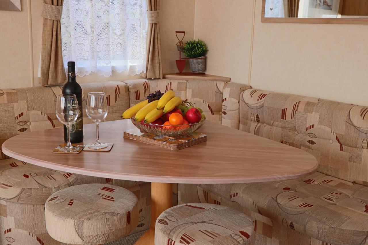 Palm 1 Park Home With Hot Tub Swanage Esterno foto