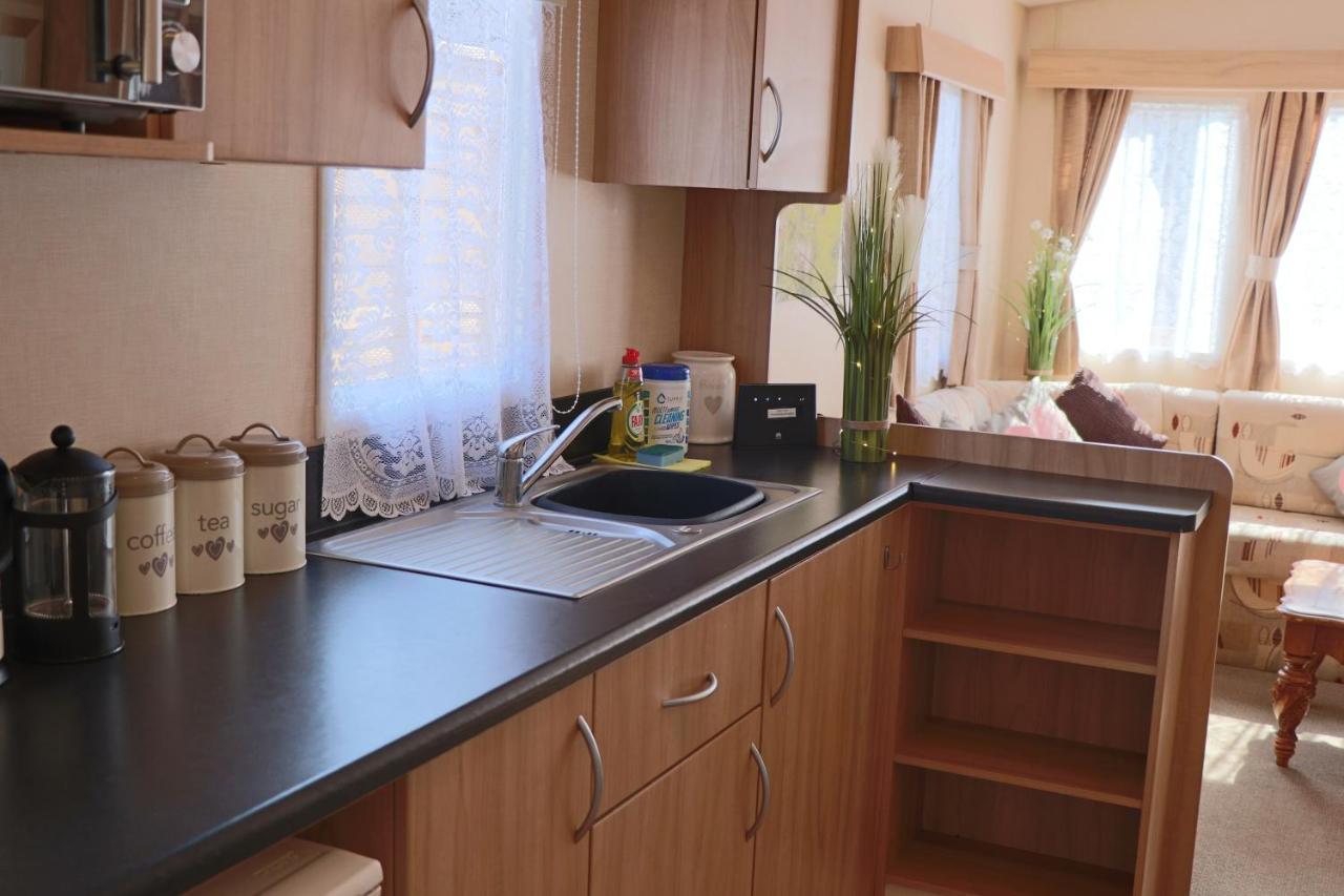 Palm 1 Park Home With Hot Tub Swanage Esterno foto