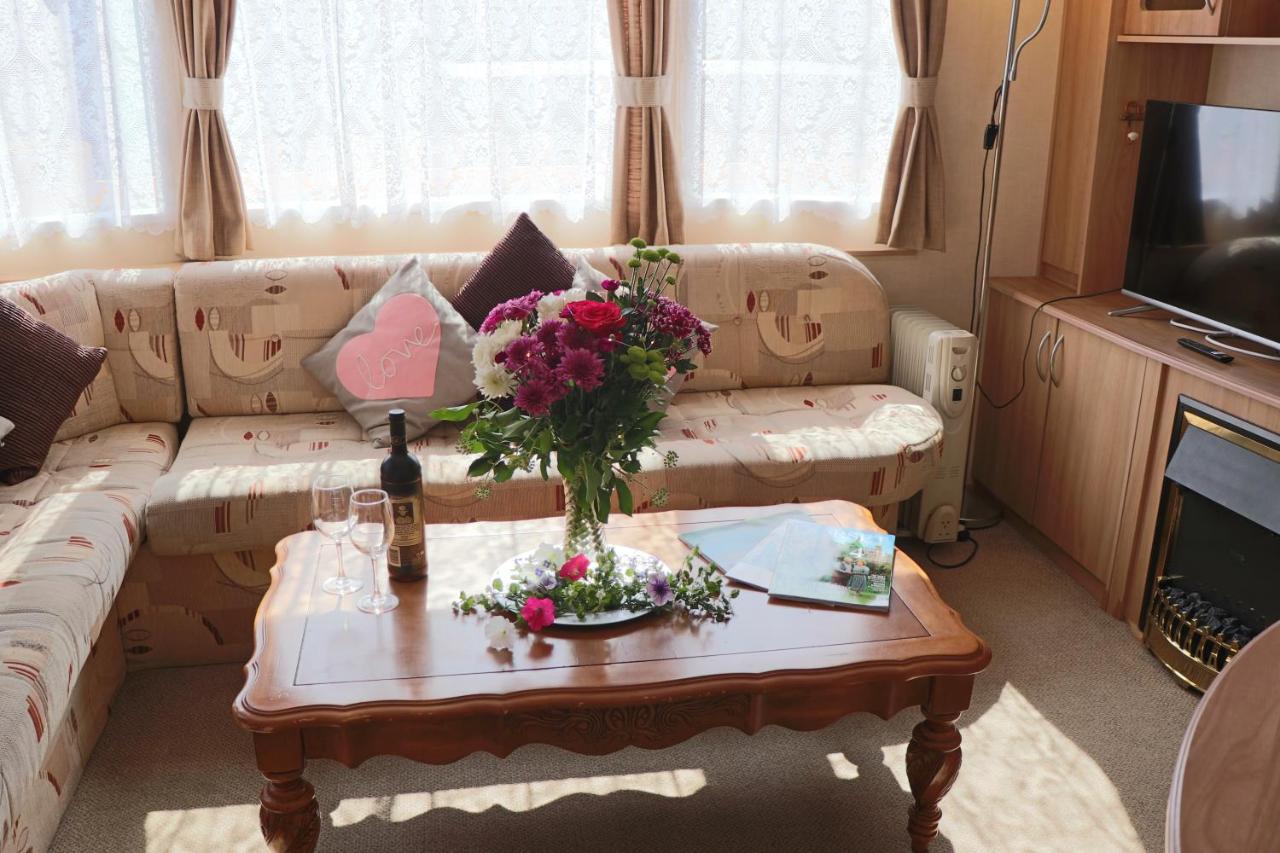 Palm 1 Park Home With Hot Tub Swanage Esterno foto