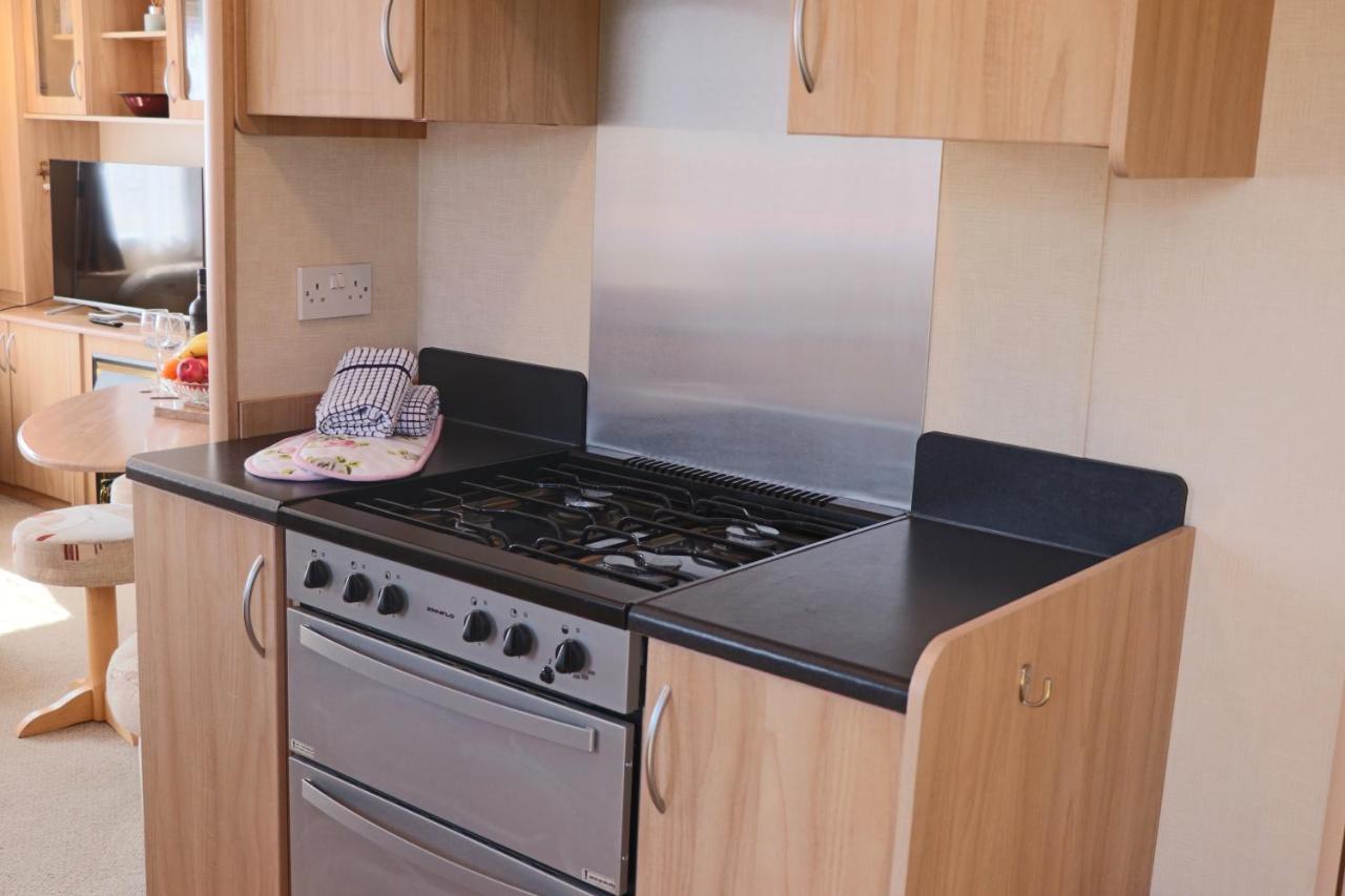 Palm 1 Park Home With Hot Tub Swanage Esterno foto
