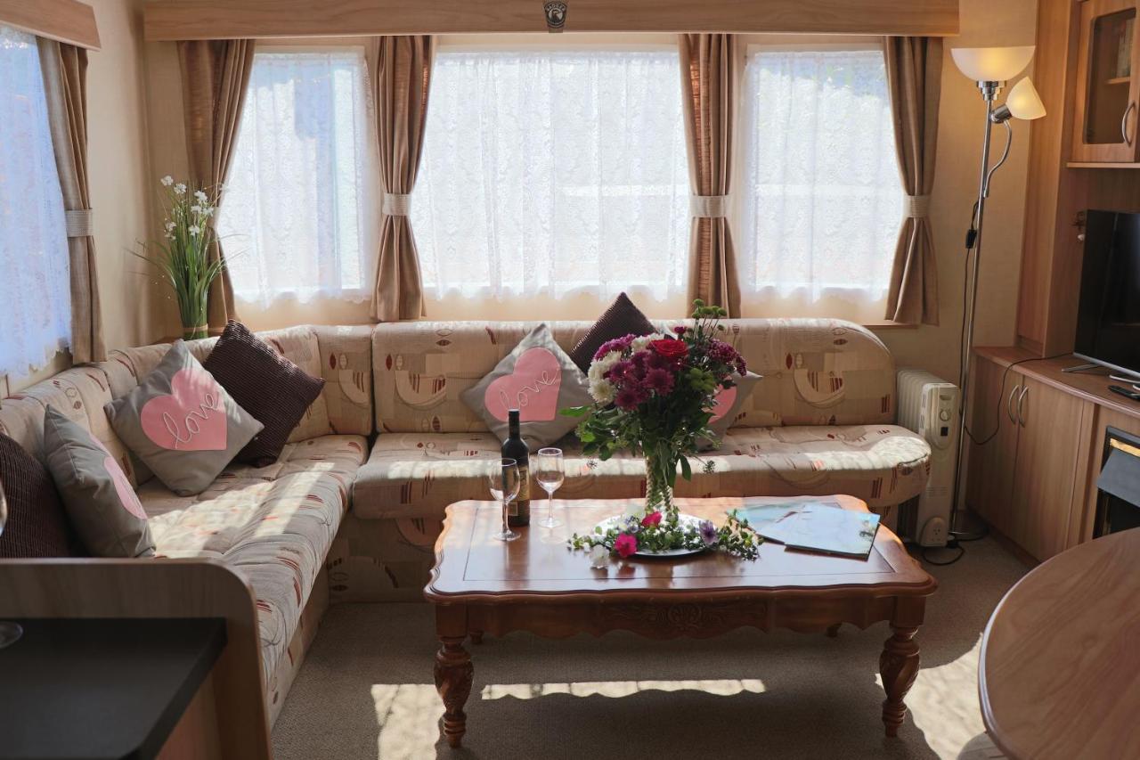 Palm 1 Park Home With Hot Tub Swanage Esterno foto