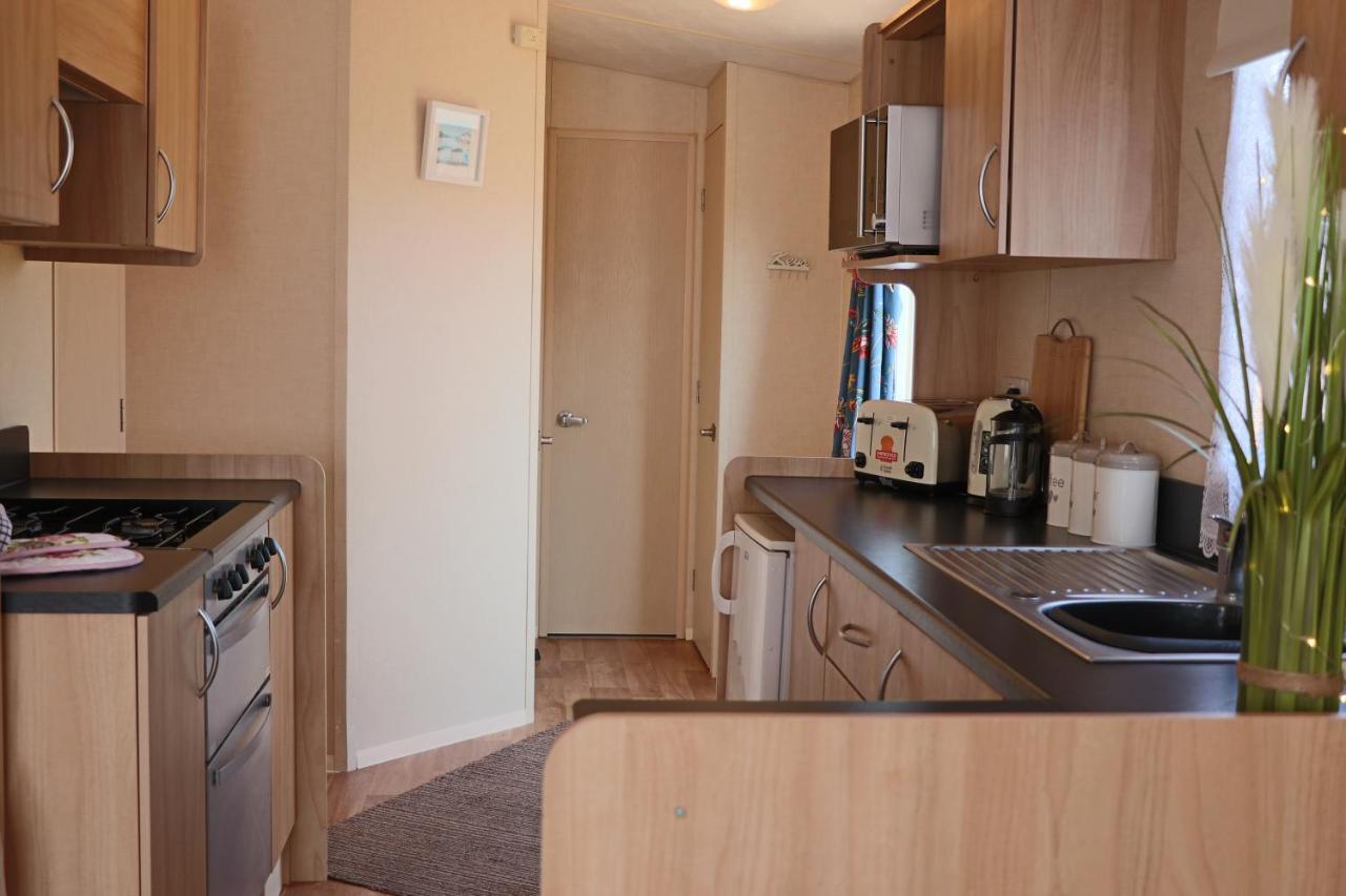 Palm 1 Park Home With Hot Tub Swanage Esterno foto
